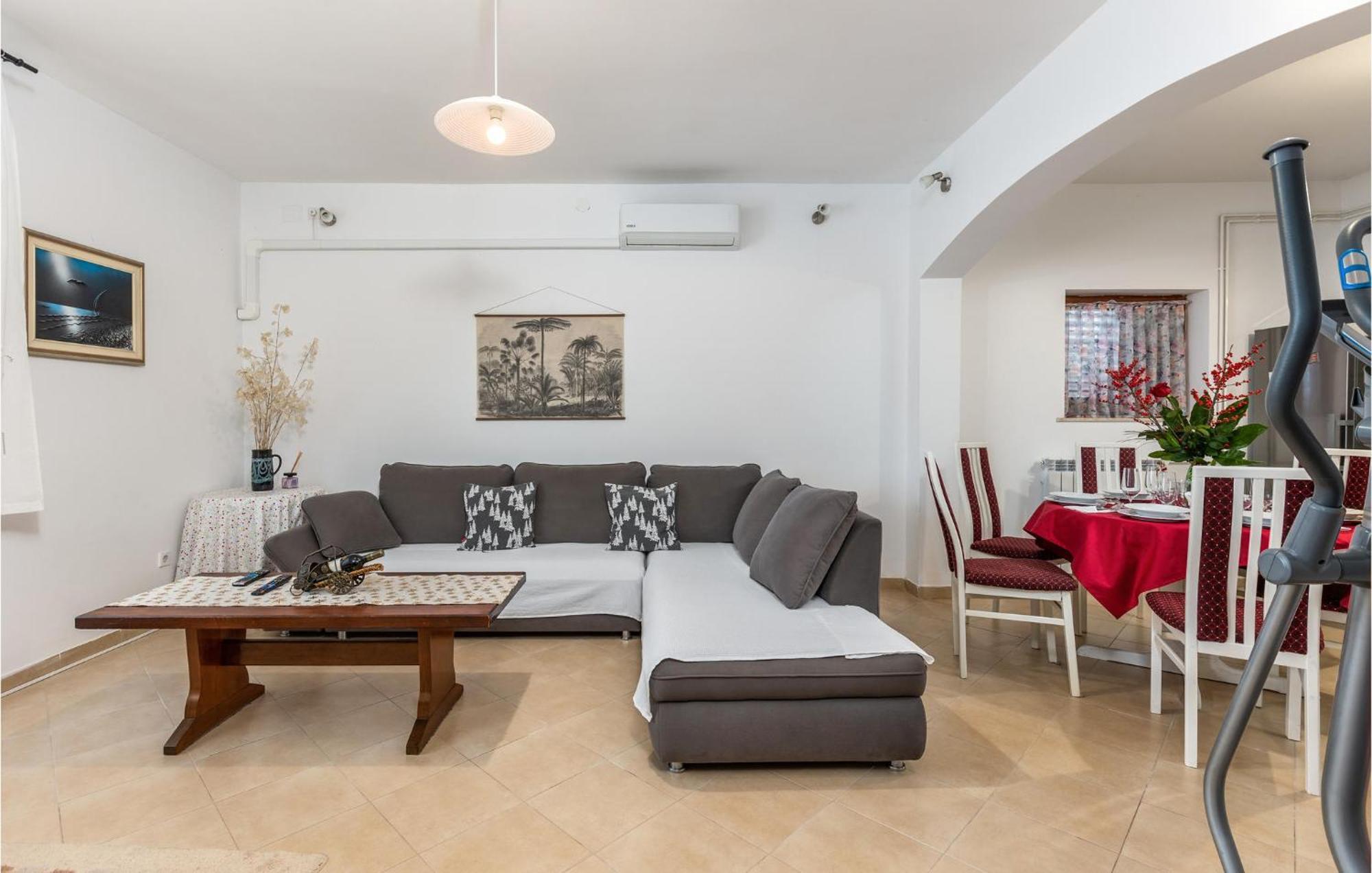 2 Bedroom Gorgeous Apartment In 코스트레나 외부 사진