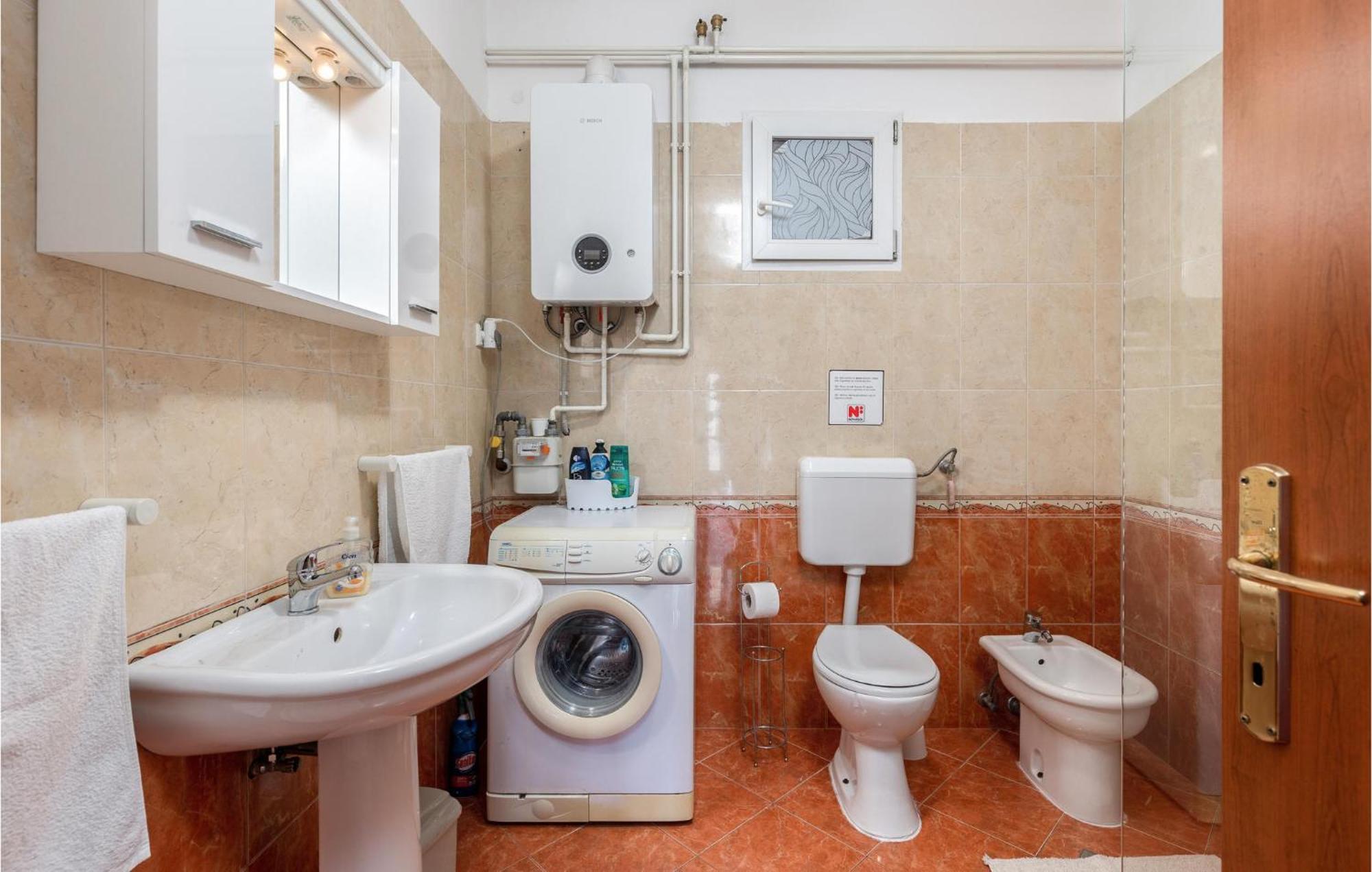 2 Bedroom Gorgeous Apartment In 코스트레나 외부 사진