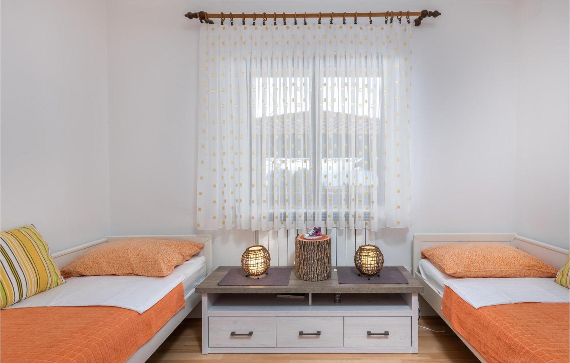 2 Bedroom Gorgeous Apartment In 코스트레나 외부 사진